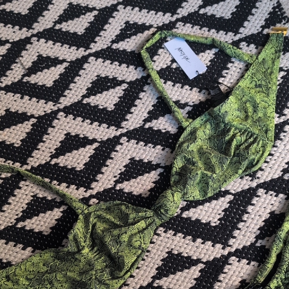 Nasty Gal Neon Green Snake Print Bikini - Picture 3 of 12